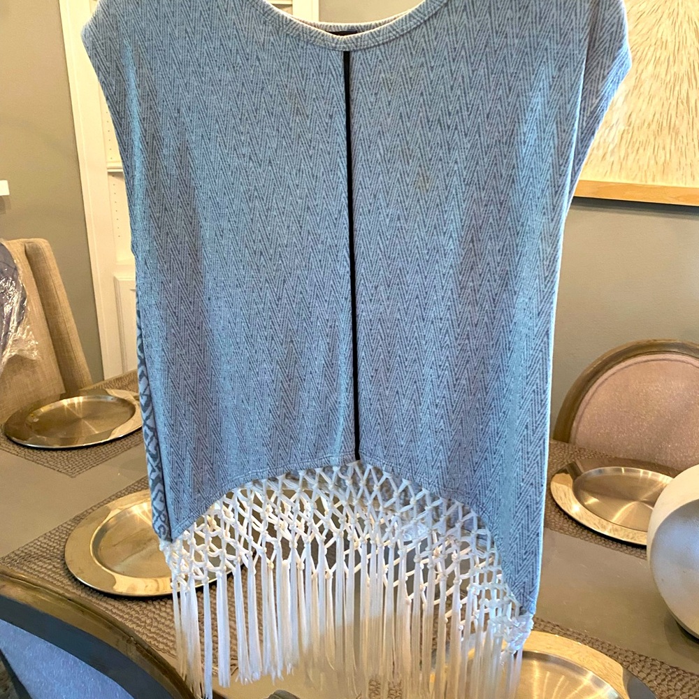 Tart cotten fringed gray and white top